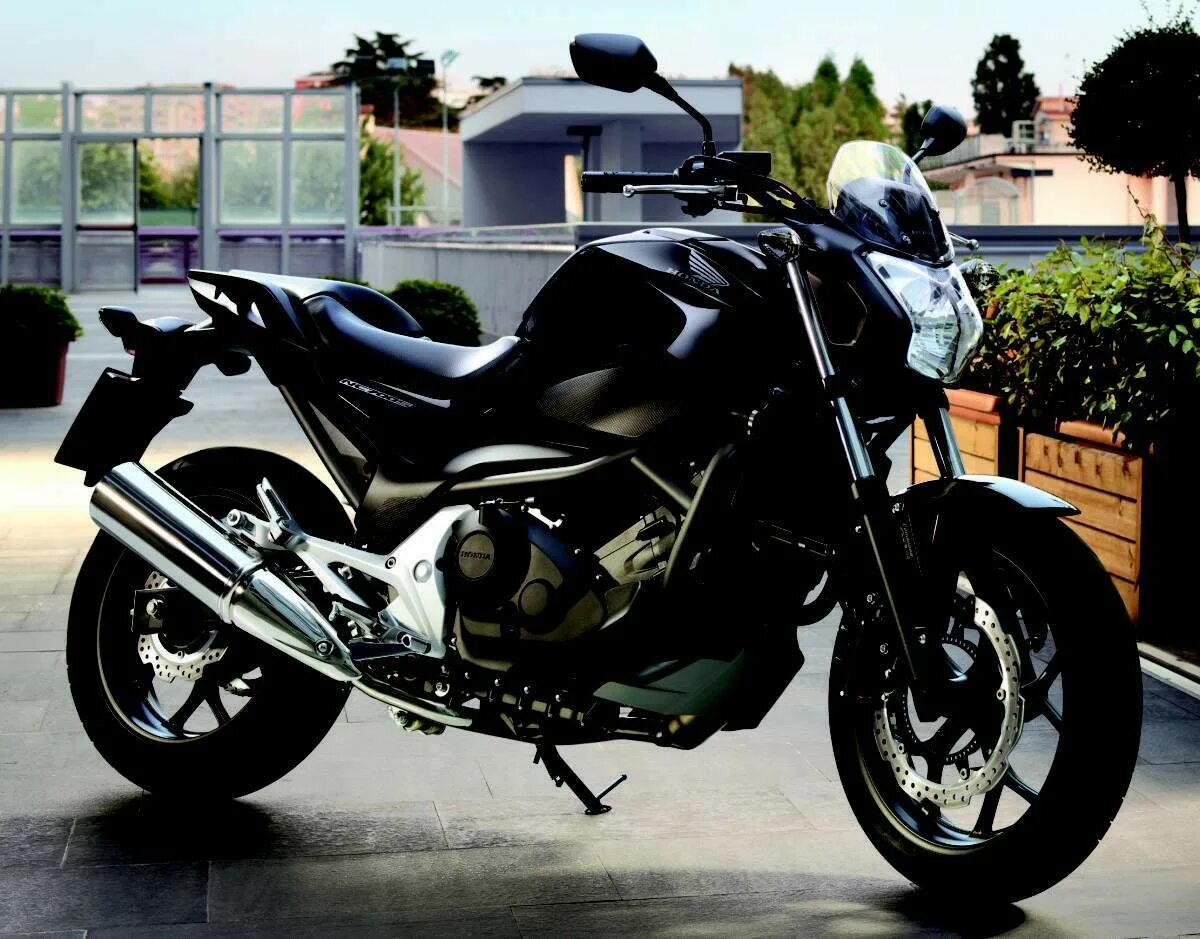 Мотоцикл хонда 700. Мотоцикл Honda nc700. Honda nc700s 2012. Honda nc700s DCT. Honda nc700 2013.