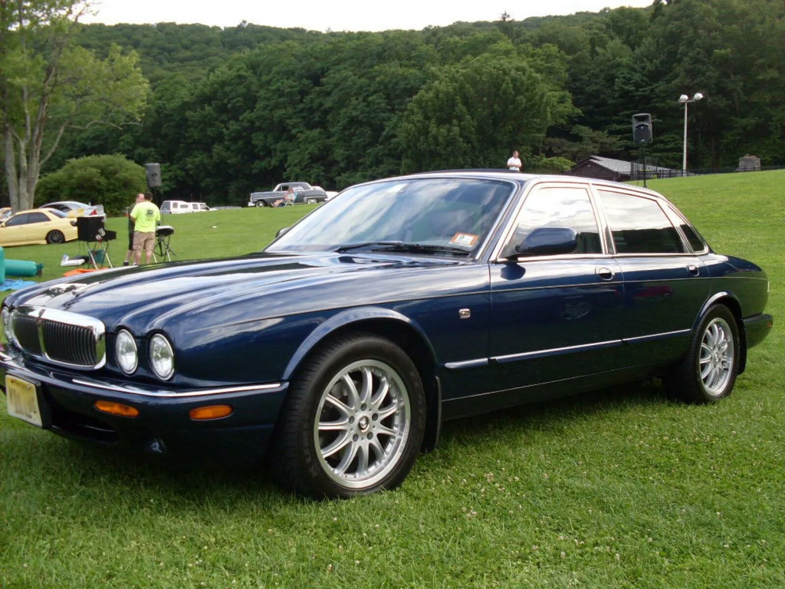 2000 х 8. Jaguar XJ 2000. Ягуар XJR 2000. Ягуар XF 2000. Jaguar XJ 2002.