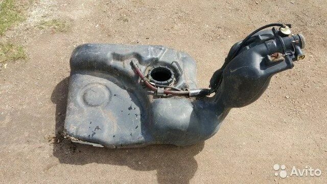 Как понять сколько топлива в баке. Спидометр объёма бака. Шкала деления топлива на тигго. 1 3 бака. Топливный бак сузуки балено размер.