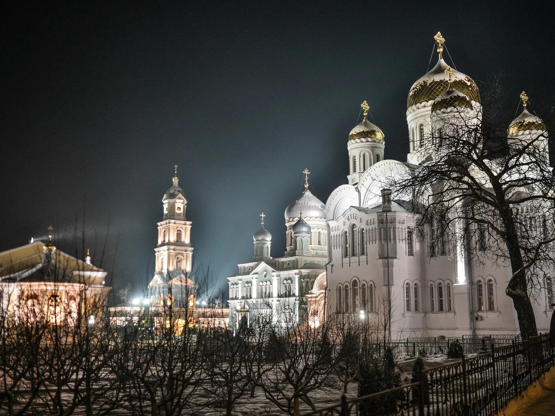 Дивеево сегодня в контакте. Дивеево монастырь. Дивеевский монастырь. Дивеево-Нижний Новгород. Дивеевский монастырь панорама.