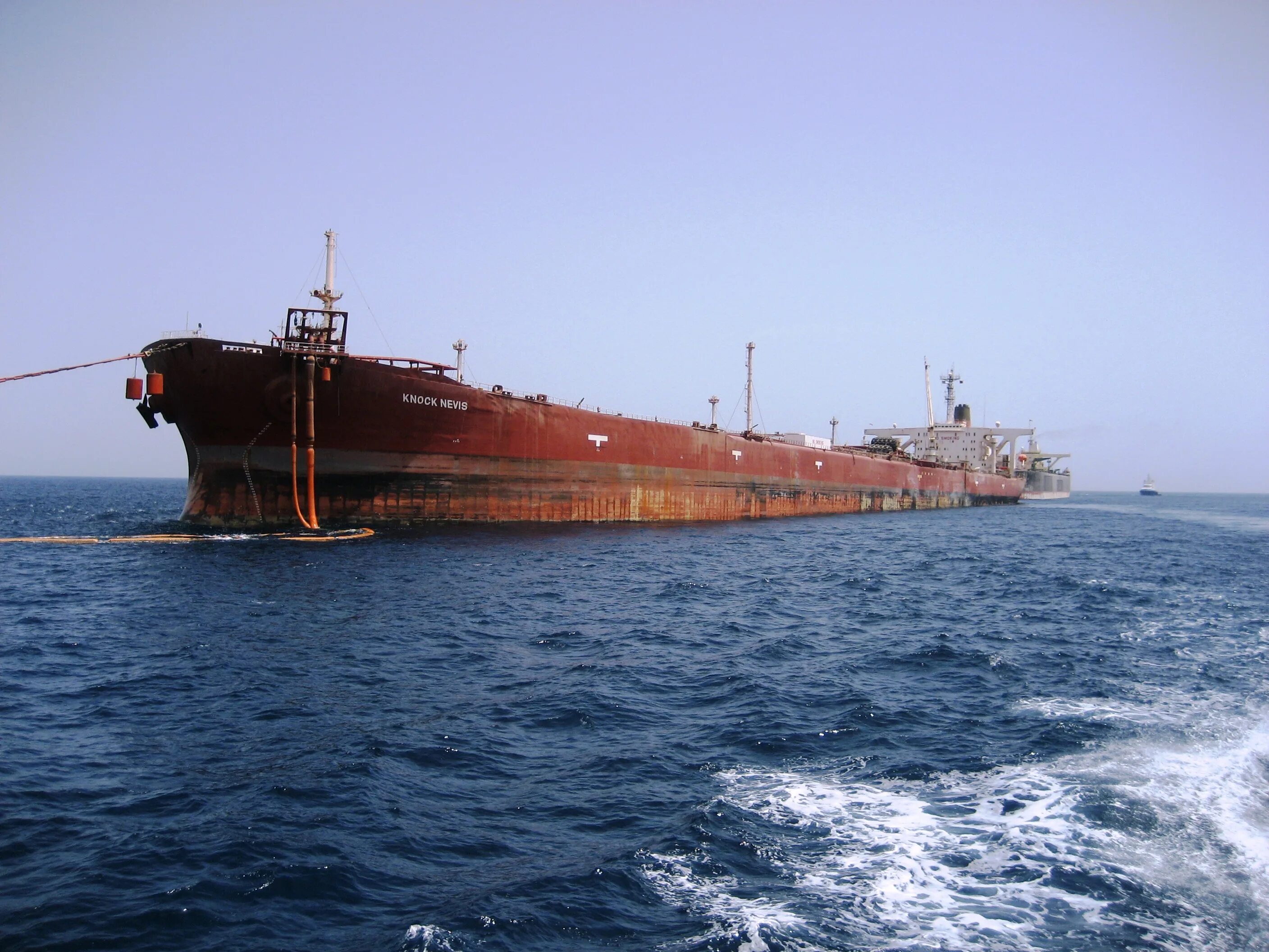 Список самых больших судов. Knock Nevis судно. Самый большой корабль в мире кнок Невис. Самый большой танкер в мире Batillus. Танкер кнок Невис.