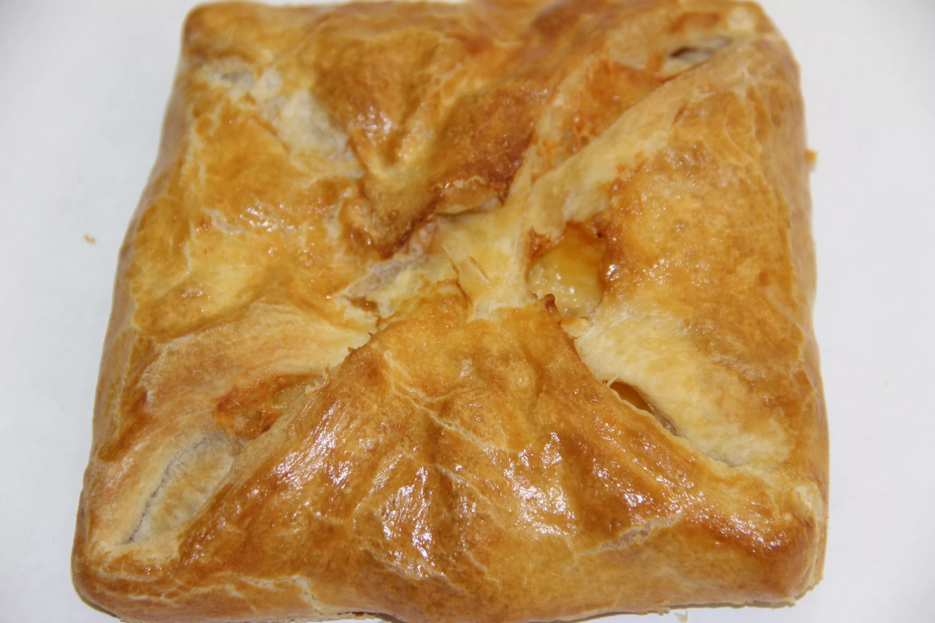 хачапури пеновати. хачапури слойка. хачапури из слоеного теста домашний рецепт. одесский хачапури. хачапури слоеный с сыром.