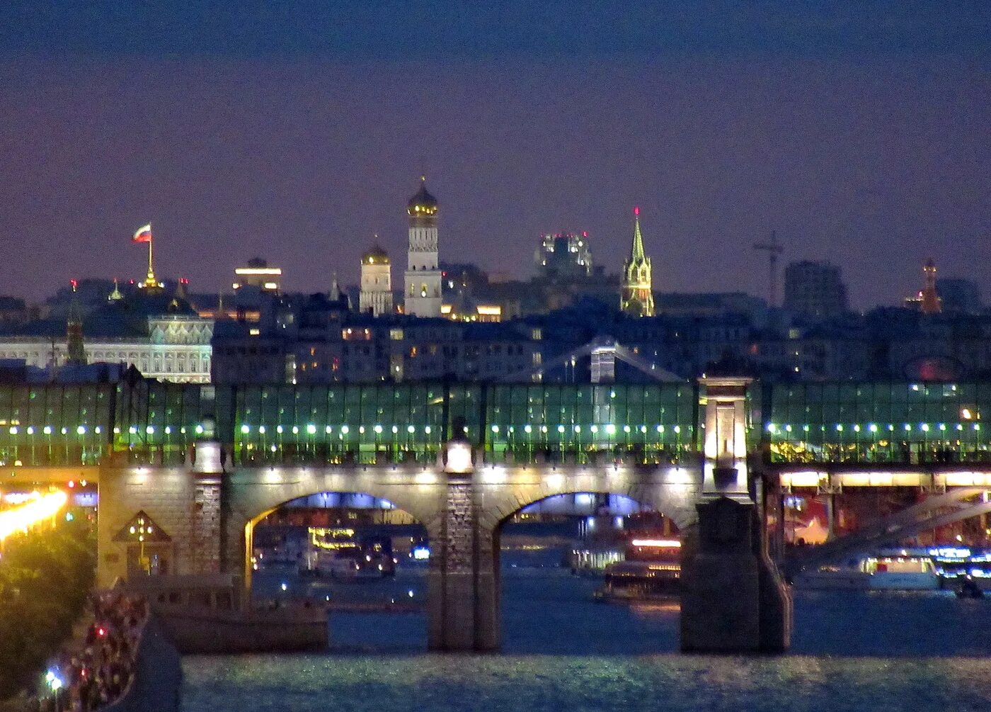 Москва река Кремль вечер ночь. Вечерняя Москва. Москва ночью. Вид на Кремль с Москва реки. Когда будет вечер в москве