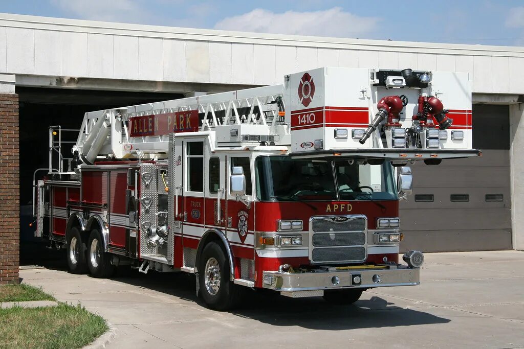 Пожарные машины Fire Ladder Truck. Пожарная машина Вандерберг 1901. КП-52 sisu пожарная машина. Ladder пожарные машины США.