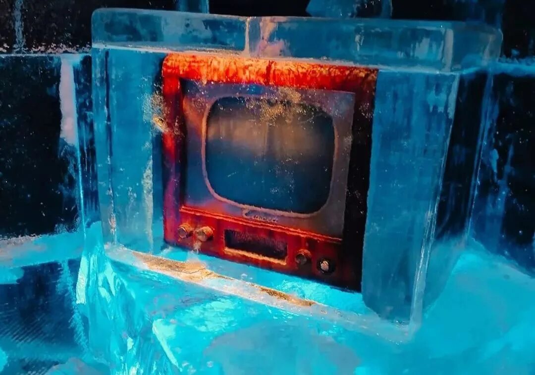 Когда будет лед по телевизору. Футаж ледяного телевизора. Постер из телевизора лед. Конструкция лёд телевизора фото. Как выглядит л ды телевизор.