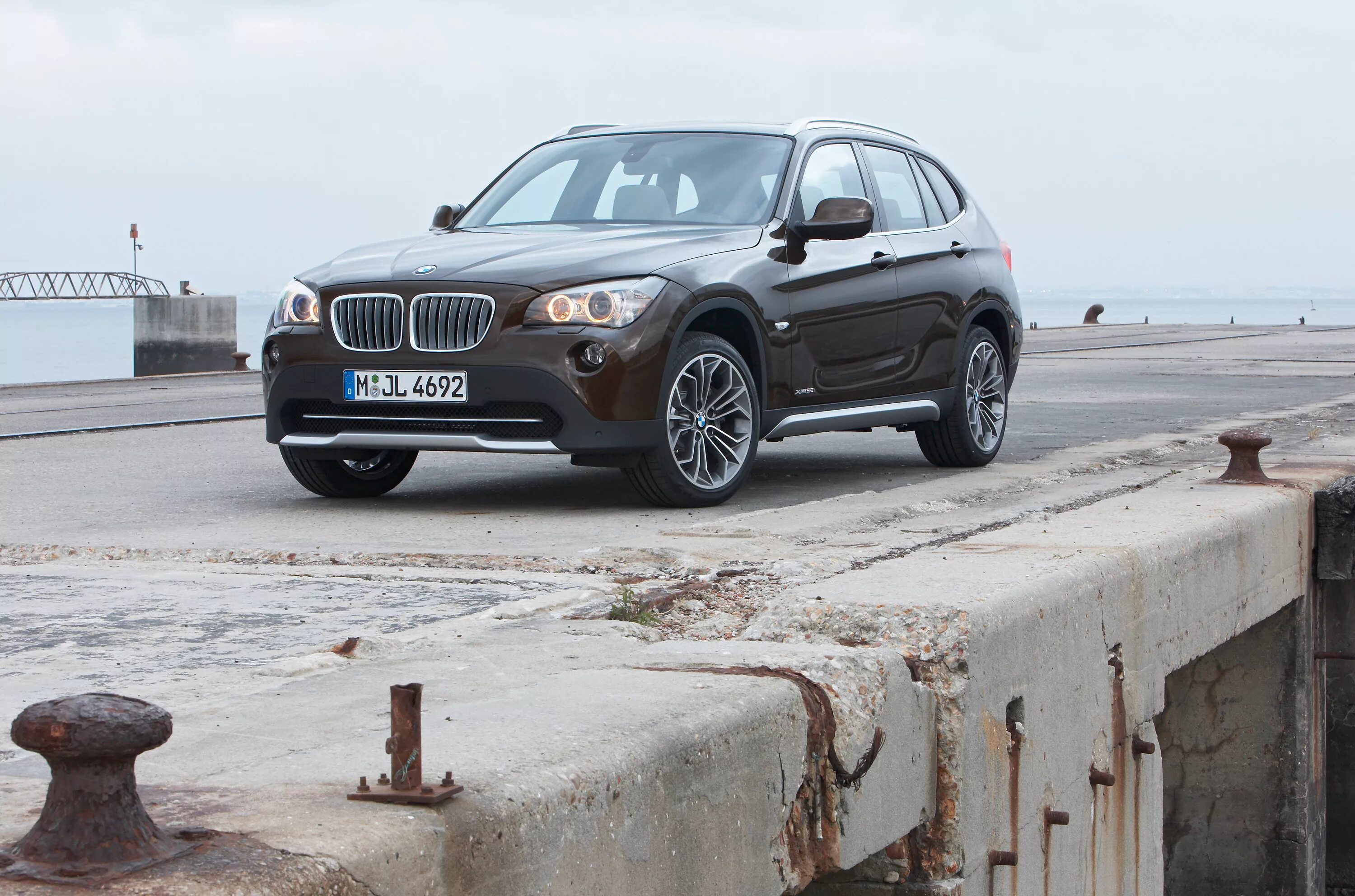 БМВ x1. BMW x1 218. БМВ х1 клиренс. БМВ х1 2014. Куплю бмв х1 бу