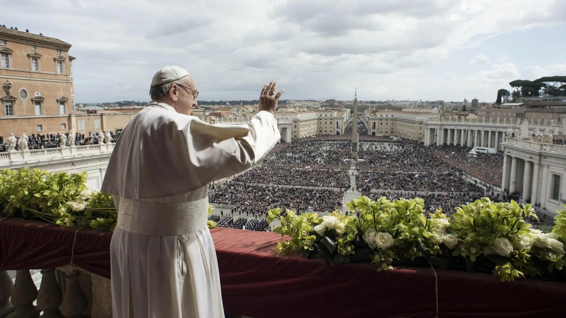Жизнь папы римского. Ватикан папа Римский. Ватикан папа Римский Франциск. Папский престол Ватикан.