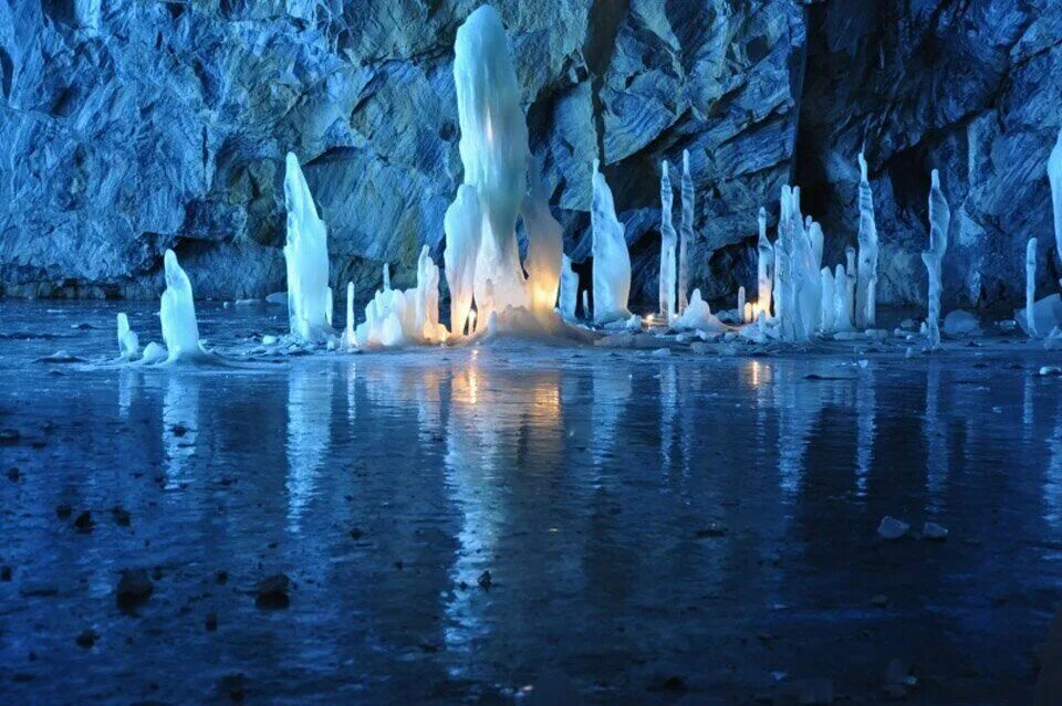 Мраморный каньон рускеала в карелии зима. Мраморный каньон рускеала зимой. Рускеала горный парк зимой. Парк рускеала в карелии зимой. Горный парк рускеала карелия зима.