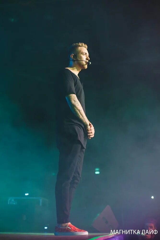 егор крид 2022. егор крид на сцене фото. крид выступил. концерт егор крид москва крокус сити. егор крид выступление.