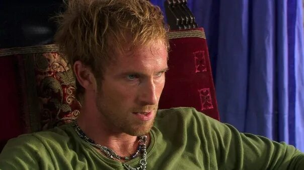 Глухой пролет. Глухой пролет фрэнки уайлд. Пит тонг. Пит тонг глухой диджей. Всё из-за пита тонга.