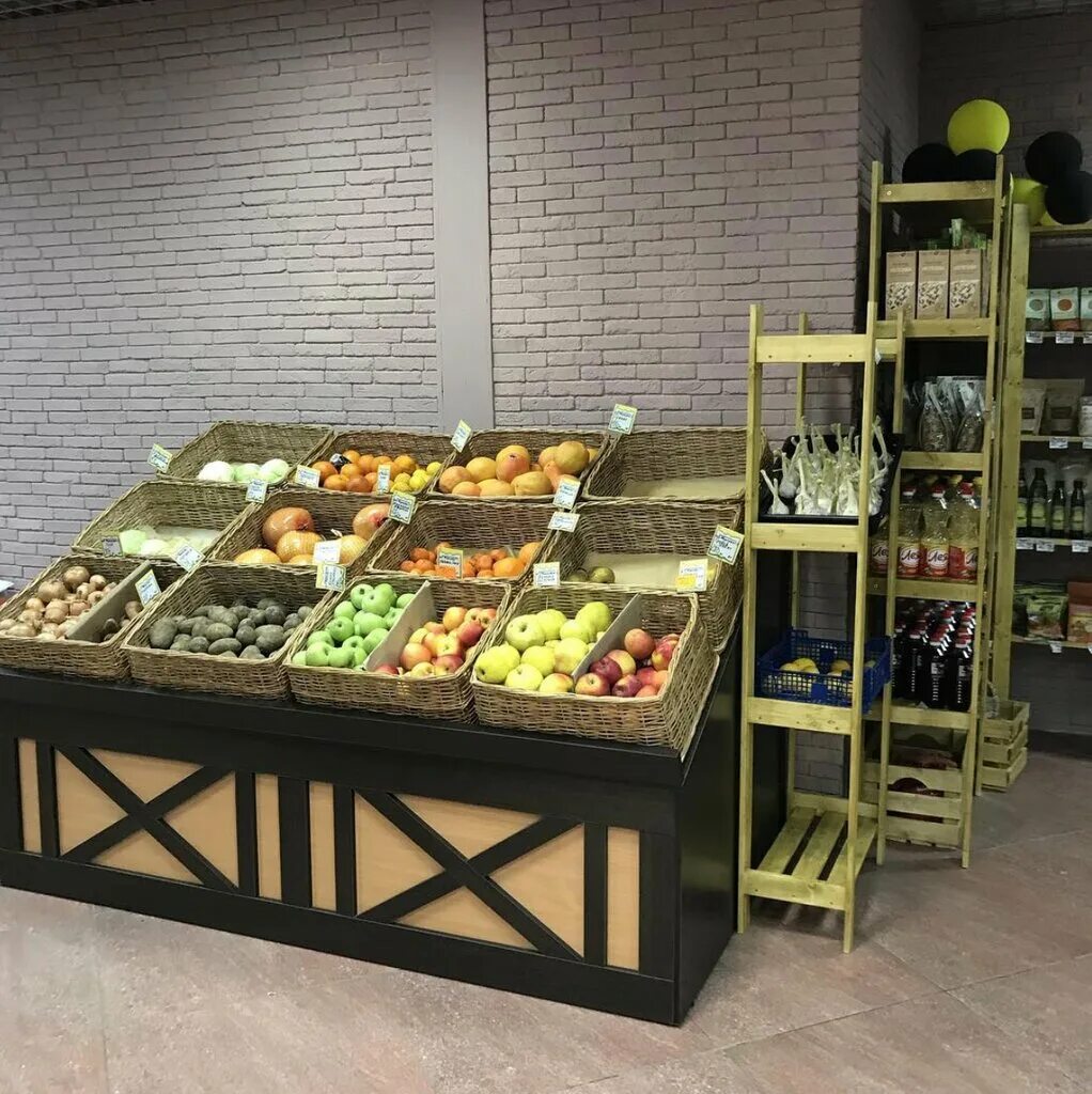 The moscow grocery store. Фермерский магазин интерьер. Магазин фермерских продуктов. Фермерская витрина. Декор для фермерского магазина.