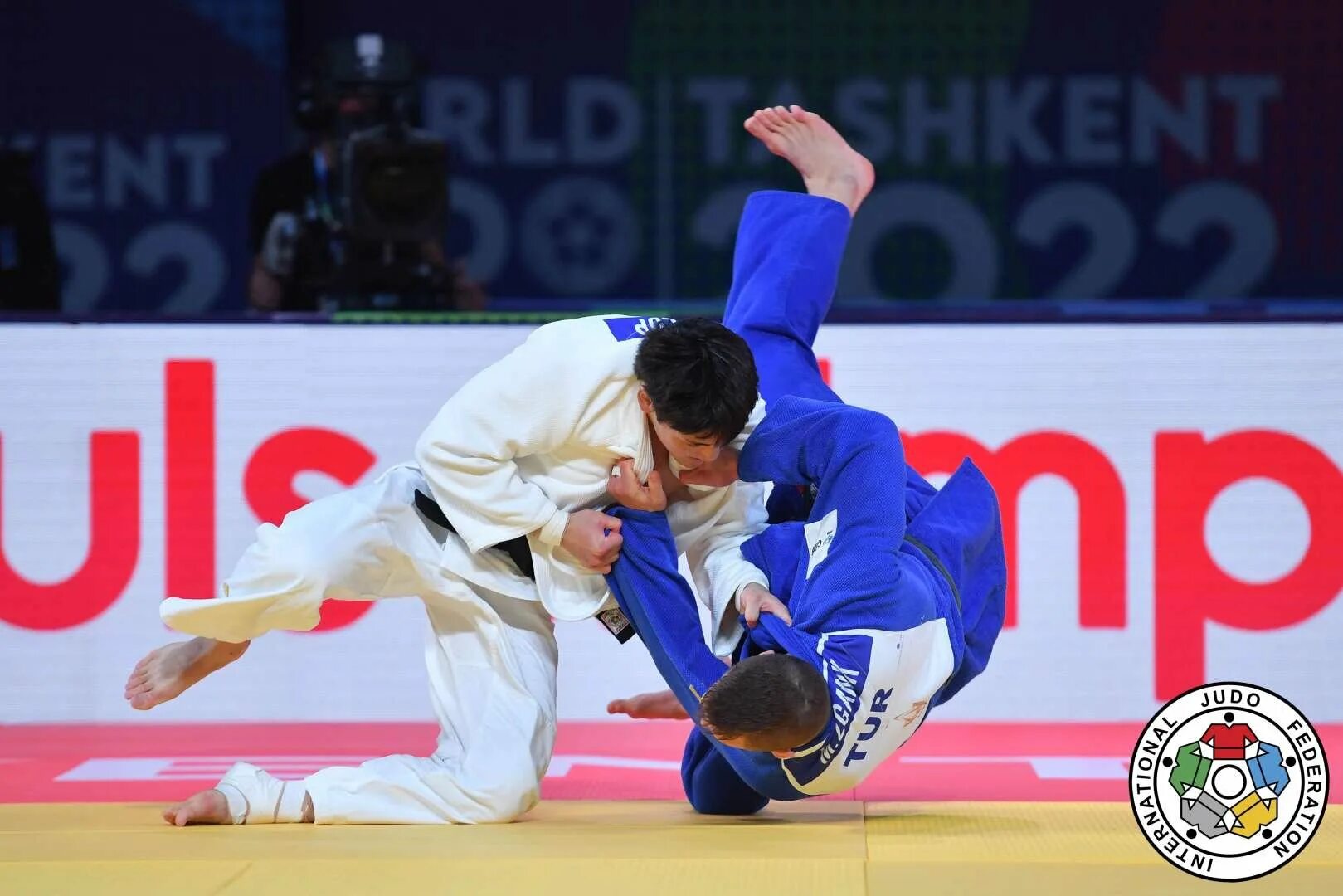 Martial art event win art. Елдос сметов. Дзюдо прямой эфир 2024. Дзюдо прямой эфир 2024. Женское дзюдо удержания.