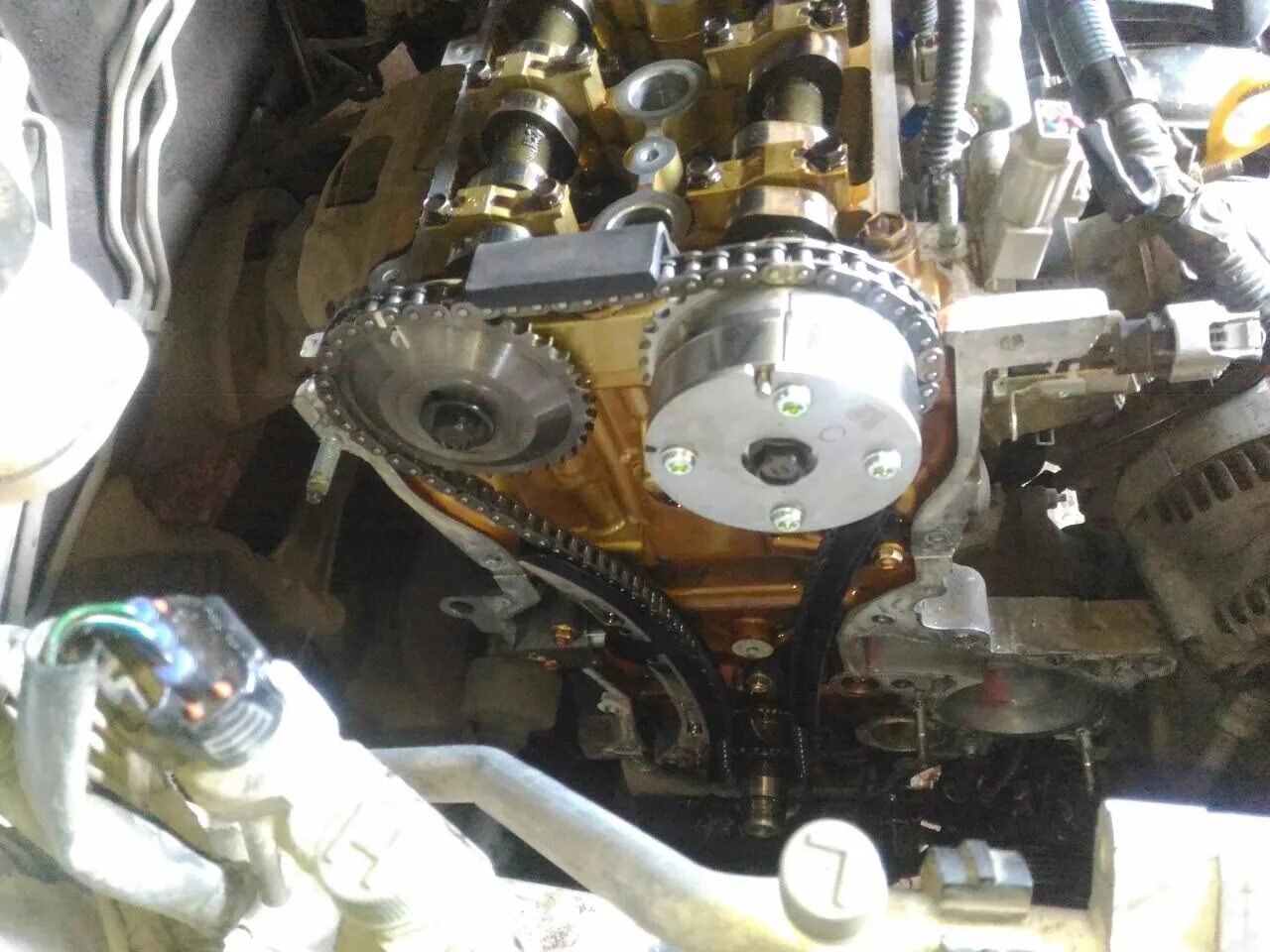 Цепи грм 1zr fe. Грм тойота аурис 1.6. муфта vvti 1nz. муфта vvti 1zr-fe. муфта vvt-i toyota 1g fe.