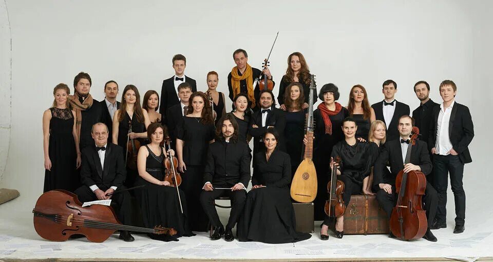 Questa musica перевод. Ансамбль questa musica. Ансамбль questa musica состав оркестра. Ансамбль questa musica. Questa musica перевод.
