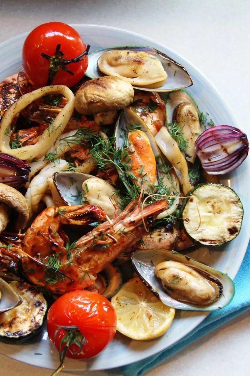 Морские деликатесы краснодар пашковка. Ассорти из морепродуктов. Морской коктейль "seafood" mix. Креветки омары крабы лангусты. Ассорти из морепродуктов.