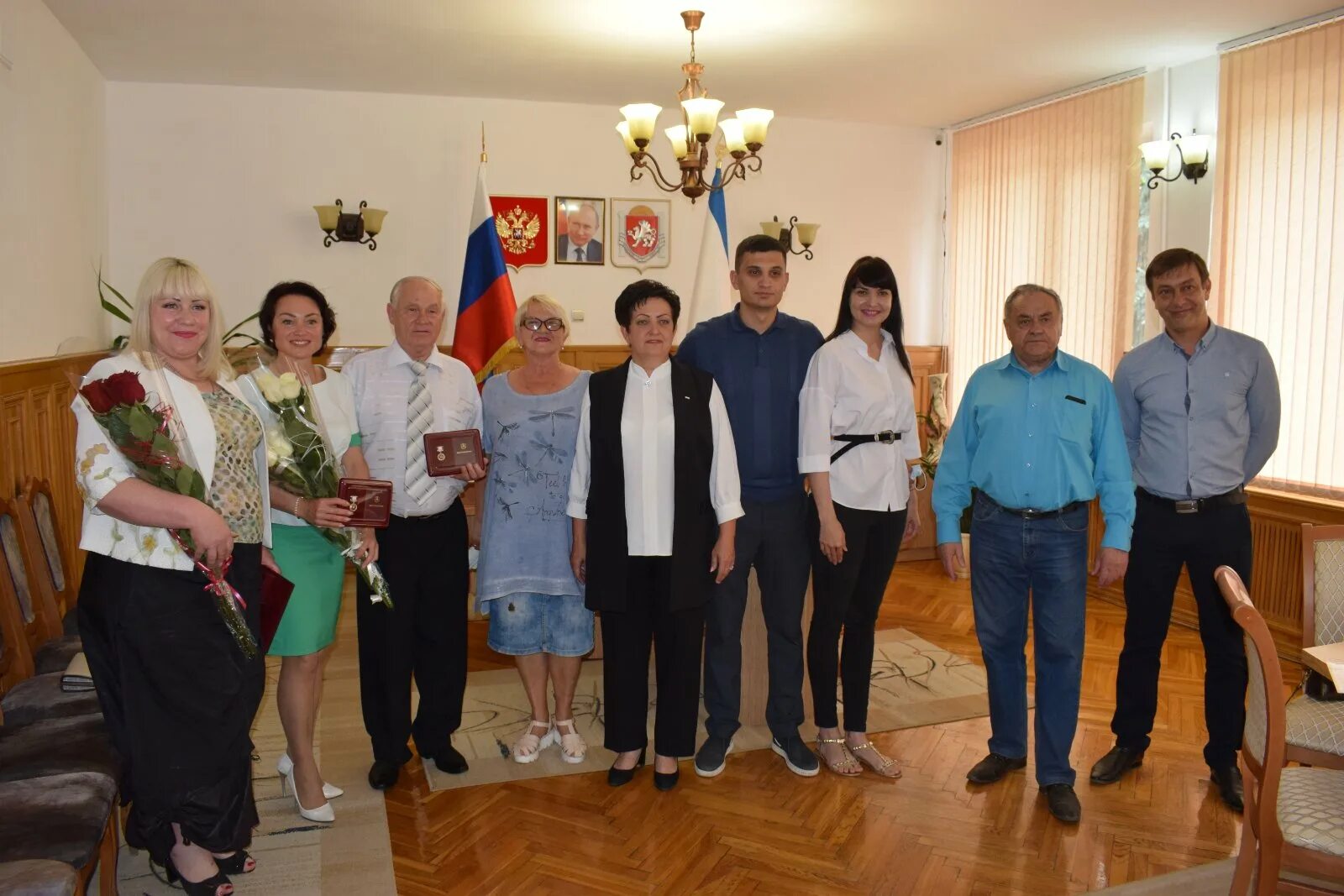 Мирновский сельский совет Симферопольский район. Мирновское поселение Симферопольского района. Директор Мирновского дома культуры. Работники Мирновского сельского совета Симферополь.