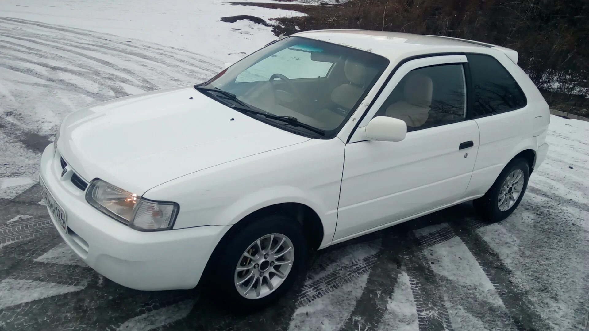 Купить тойоту короллу 2. Toyota Corolla II 1998. Тойота Королла 2 1998. Toyota Corolla 2 1998. Тойота Королла 2 1998 года.