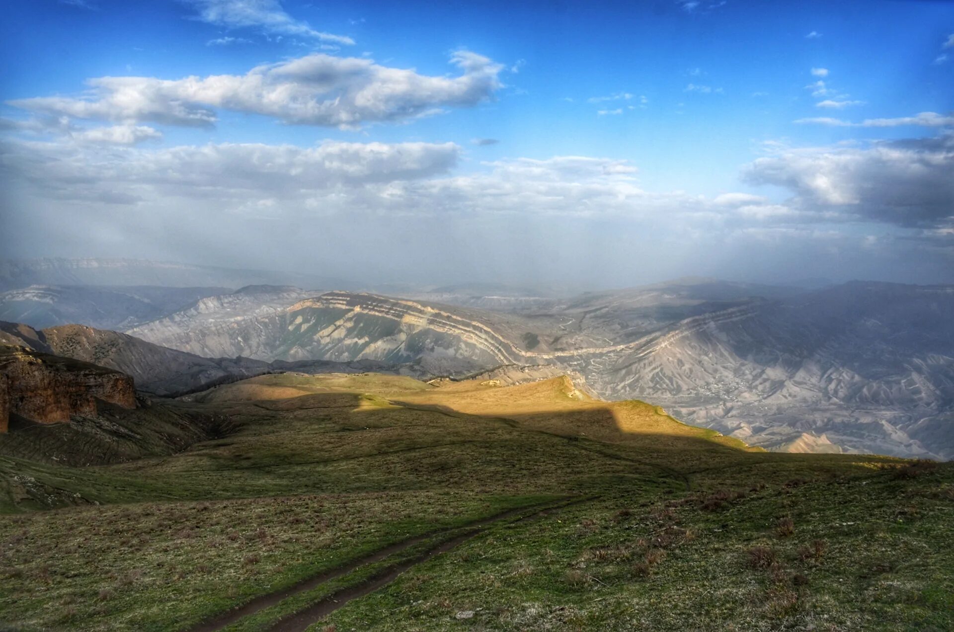 Гора маяк дагестан. Гора маяк гуниб. Гора маяк гуниб. Плато гуниб в дагестане. Гунибское плато дагестан.