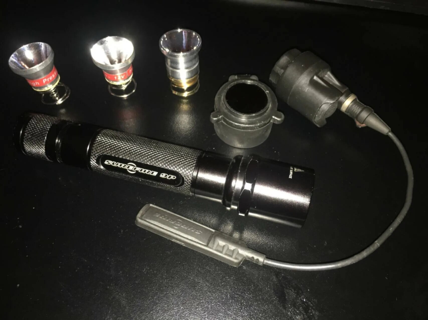 Surefire 9p. Подавитель Surefire. Surefire Gator Eye 48820. Два хвоста с фонариками. Surefire plugin