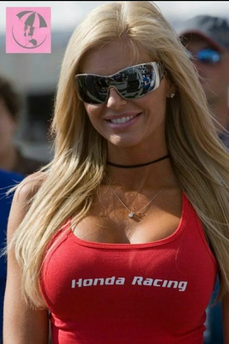 Сообщество pit babe kinnporsche. Шумахер и грид герлз. Pit babe. Девушки на автогонках. Грид герлз.