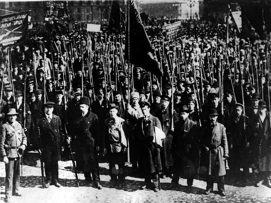 Февральская революция в москве. Демонстрации 1917 года Февральская революция. Красная гвардия 1917. Февральская революция 1917 Петроград. Красная гвардия 1917 год.