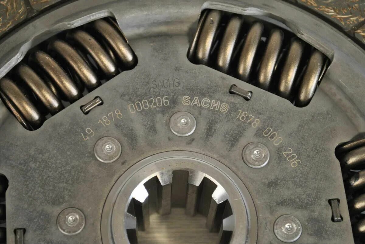 Диск сцепления кпп zf. Диск ведомый камаз sachs на кпп 154 zf 9s109 491878000206. диск 206 сакс. диск ведомый sach 206 491878000206 на 154 короб. 391878007210 диск ведомый.