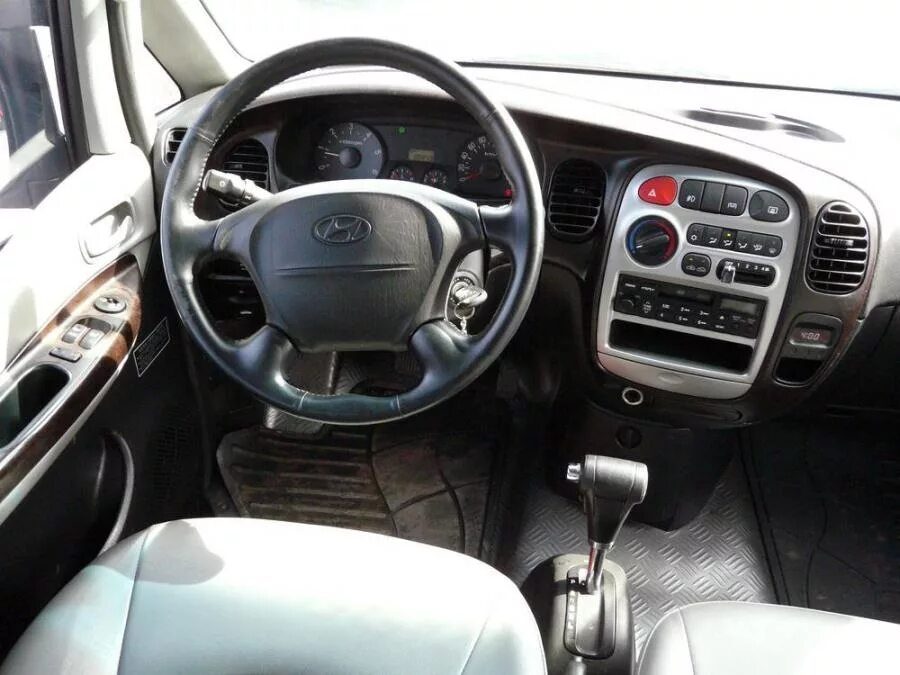 Хендай старекс 2007 год. Hyundai starex 2007 салон. hyundai starex фургон 2007 салон. hyundai starex 2004 салон. hyundai grand starex 2007 салон.