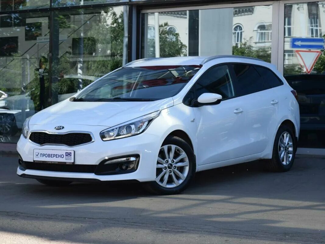 Kia Ceed 2015. Kia Ceed 2015 белая. Kia Ceed 2 белый. Kia Ceed Рестайлинг 2015. Киа универсал 2015