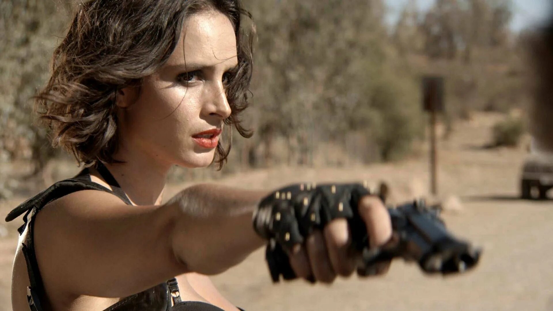 Ронда роузи в фильме неудержимые 3. Леди джей бросок кобры 2. Элоди юнг бросок кобры. Боевики про девушек. I.