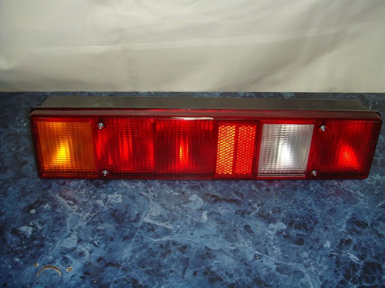 снять задний фонарь газель. лампочки задних фонарей газель 3302. задние фонари газель пикап. снять задний фонарь газель. фонарь задний газ 2705.