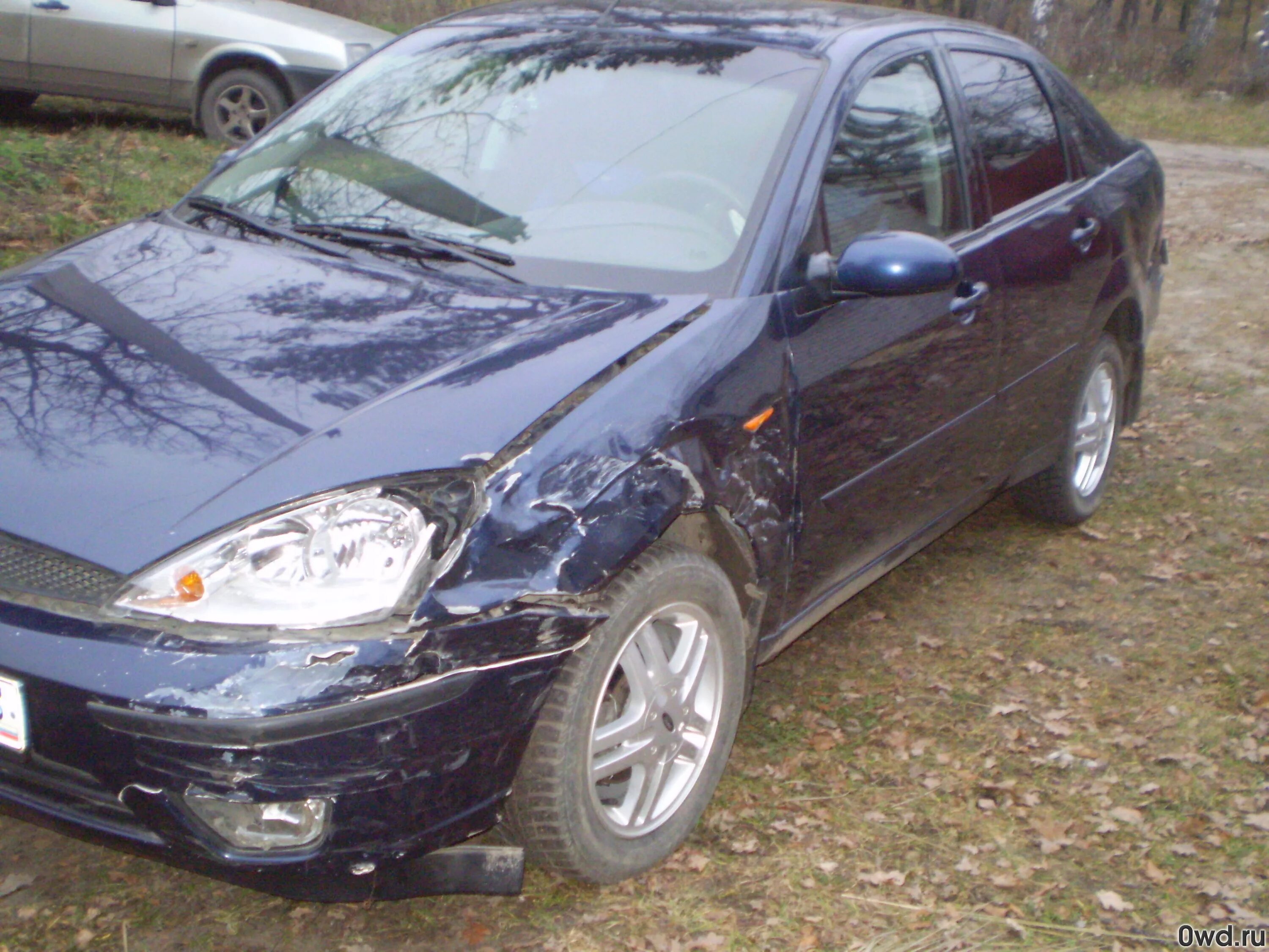 Фокус 1 купить бу. Ford Focus 1 седан черный 2004. Разбитый Форд фокус 1. Битый Форд фокус 1 синий. Битый Форд фокус 1.