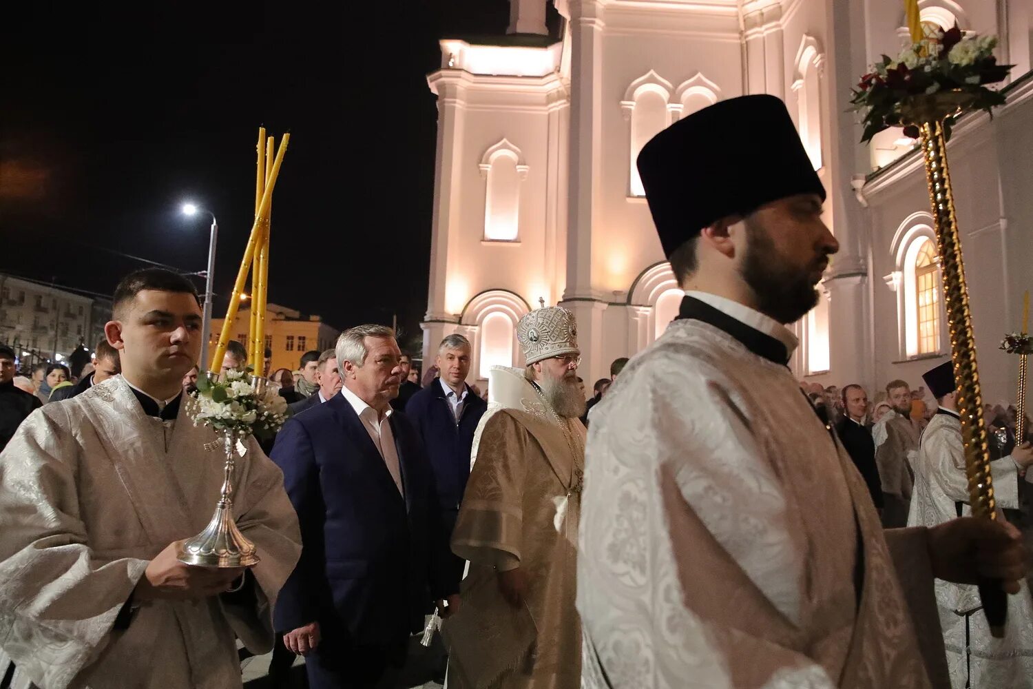 Православный рост. Пасха в главном храме. Пасха мужское православное. Пасхальное богослужение 2005г в Ростове на Дону.