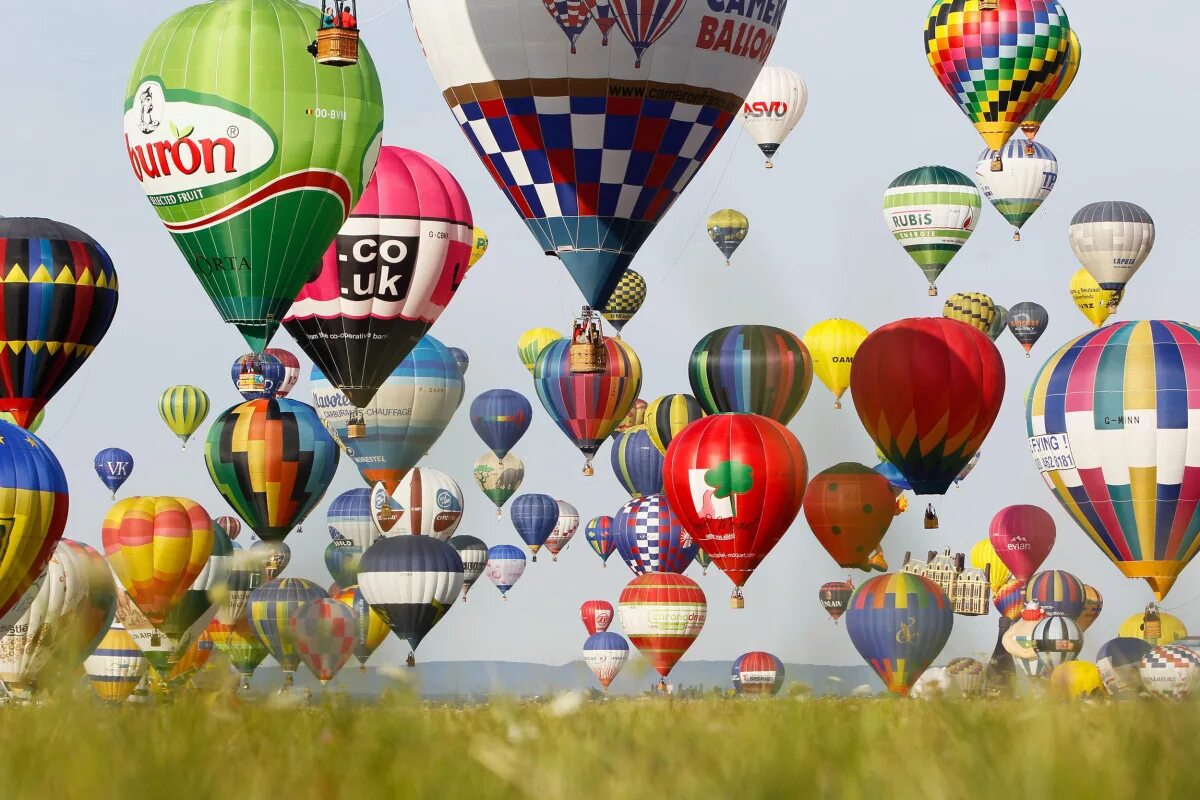 Объем воздушного шара 600. Лотарингский Всемирный фестиваль воздушных шаров во Франции. Воздушные шары воздухоплавание. Воздушные шары аэростаты. Воздушные шары соревнования.