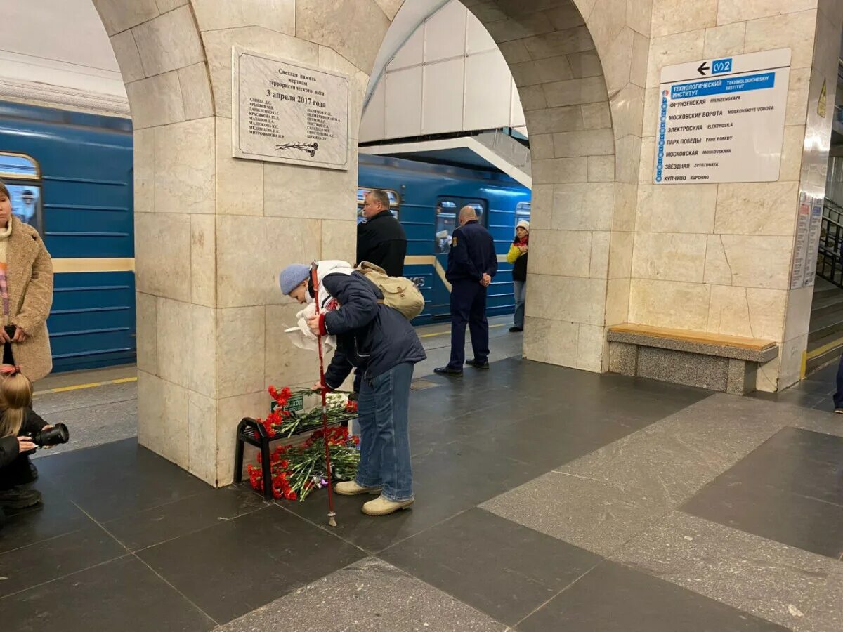 Теракт в питерском метро 2017. Взрыв в метро Санкт Петербурга 2017. Теракт в метро Технологический институт. 3 Апреля 2017 Санкт-Петербург.