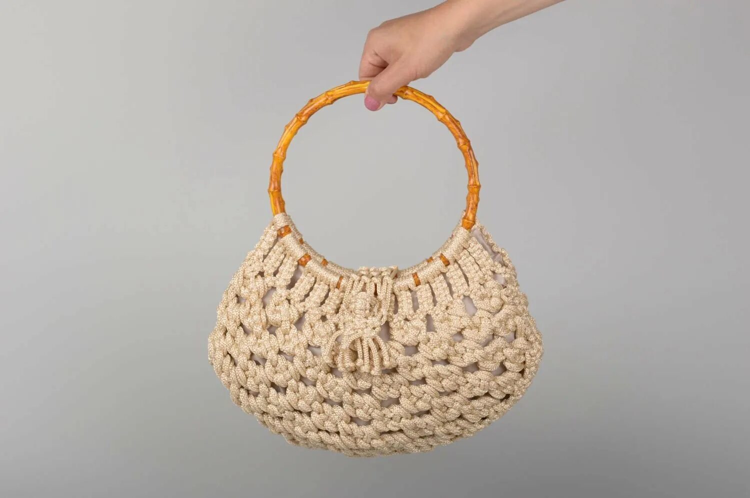 Macrame Rope сумка. Macrame Bag 2023. Сумка из ротанга uterque. Сумка из рафии крючком схема. Сумка ракушка из шнура