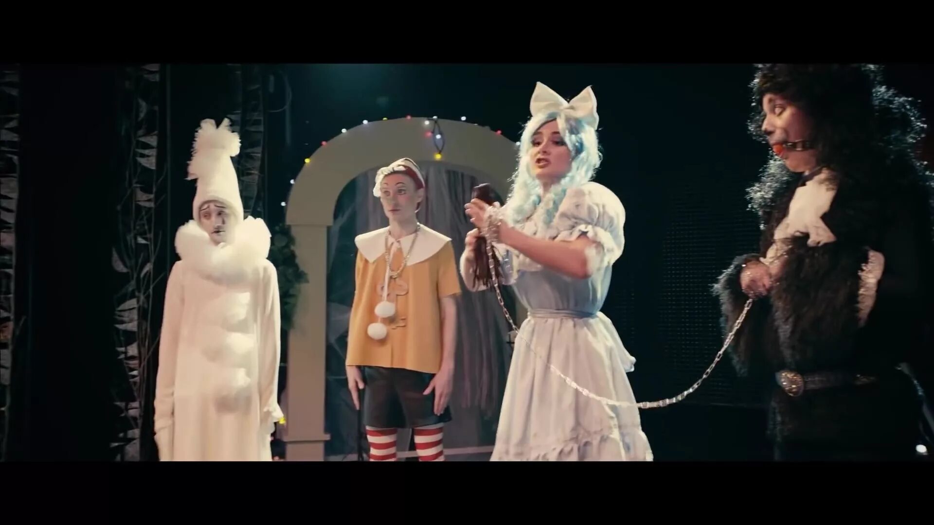 ленинград молитвенная клип. молитвенная группа ленинград. ленинград бог ты что оглох слушать. ленинград молитвенная актриса. ленинград - молитвенная обложка.