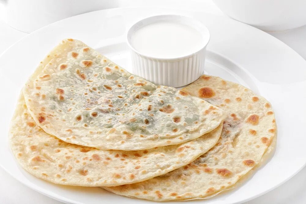 Кутабы с зеленью фото. Кутабы с зеленью фото. Дагестанские кутабы. Кутаб джорат. Кутабы азербайджанская кухня.