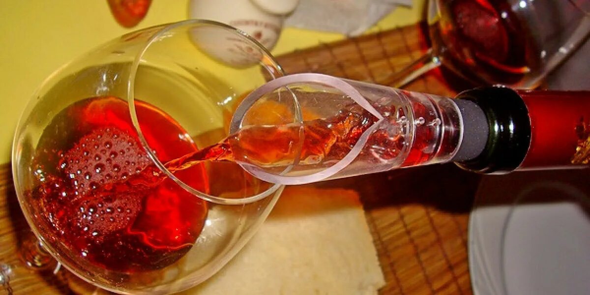 Компот при гастрите. Полезное красное вино для здоровья. Безвредные дозы алкоголя для мужчин. Для вина чтобы не капало с бутылки. Чем полезно вино для организма.