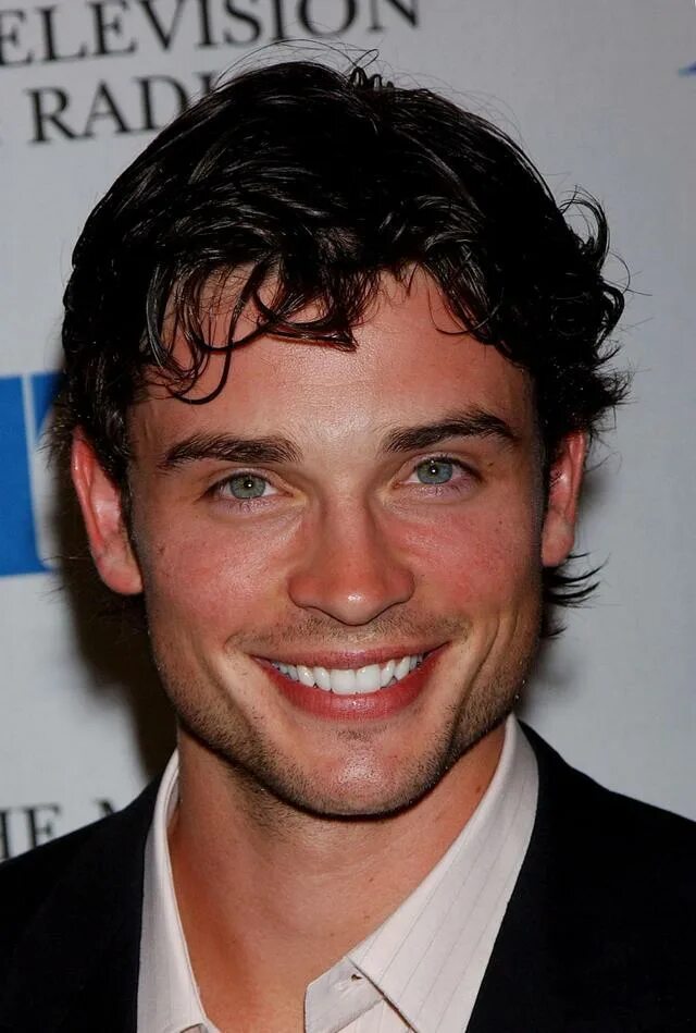 Welling up. Welling up. Том уэллинг 2022. Том уэллинг 2007. Том уэллинг.