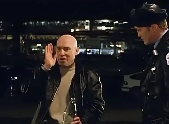 Сухоруков виктор в фильме брат. Сухоруков сенкью вери мач. Не не понимаю я брат 2. Вот уроды. Я остаюсь брат 2.