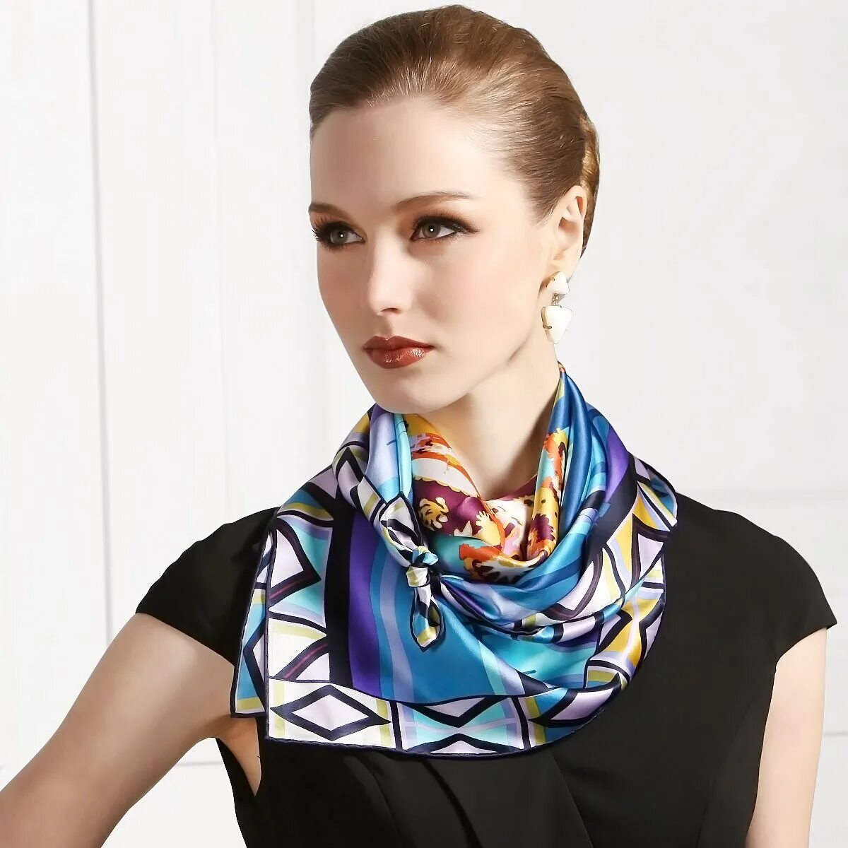 платок узел «арлекин». красиво повязать платок на шею. красивый узел на шейном платке. схемы завязывания платков на шее. платок на шею.