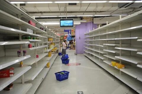 В магазинах все меньше товаров