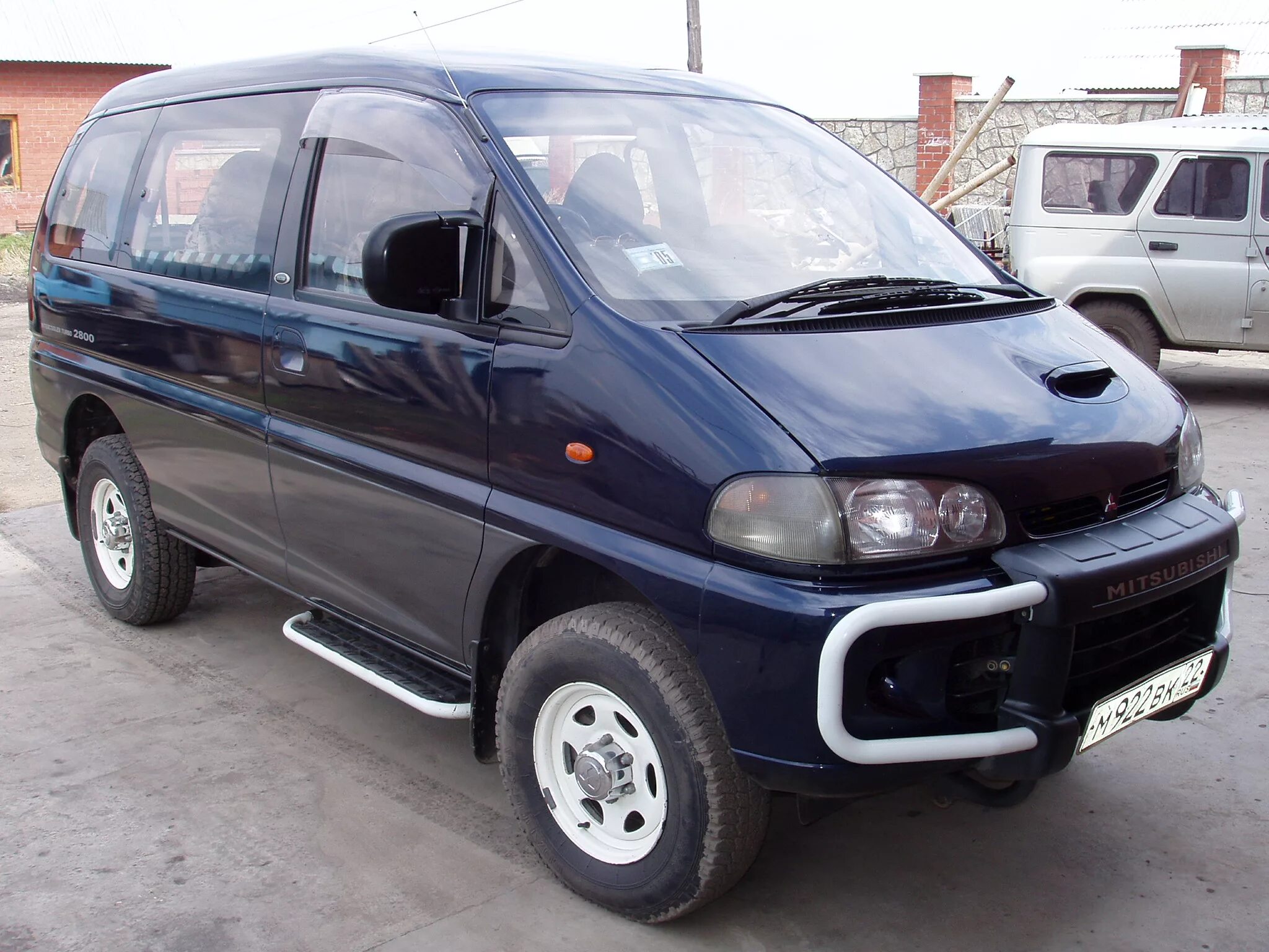 Купить митсубиси делику бу. Митсубиси Делика 1995. Тойота Delica 1995. Mitsubishi Delica d1. Mitsubishi Space Gear d5.