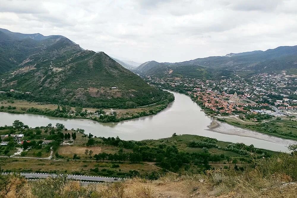 Кура грузия. Река кура Мтквари Грузия. Река кура и Арагви. Река кура Азербайджан. Река кура в Турции.