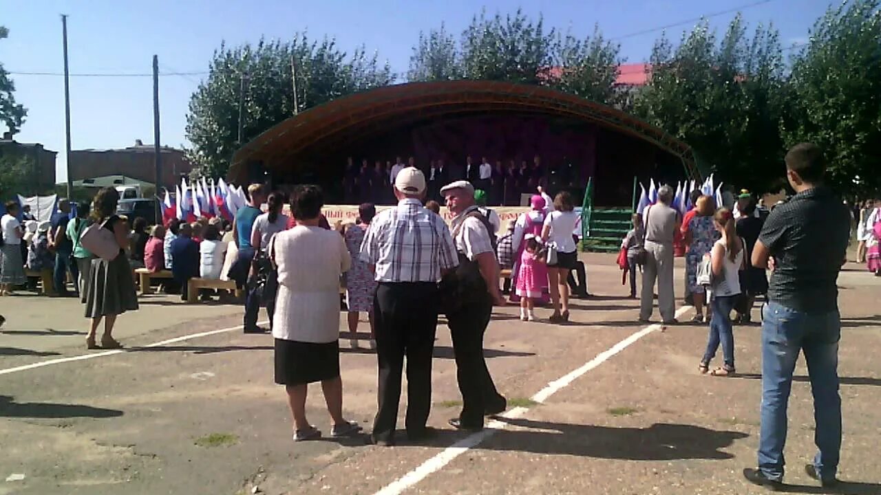 Погода нерчинск сегодня. Нерчинск день города. Летняя сцена в Нерчинске. Парад 2002 год в Нерчинске. Гости фестиваля в Нерчинске.