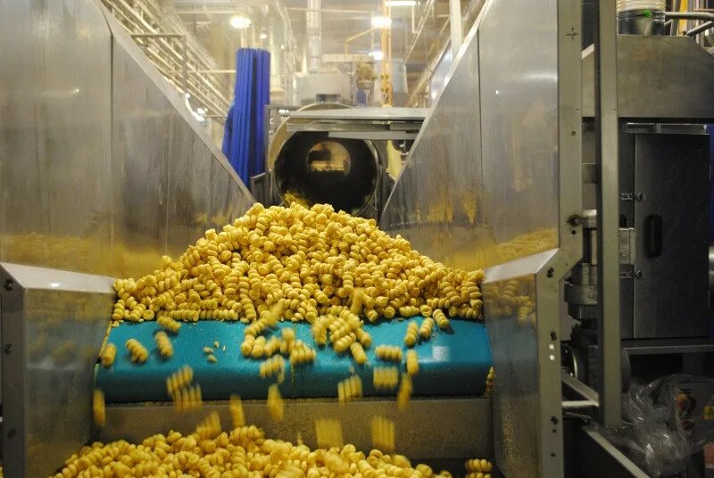 завод чипсов. из чего делают чипсы. фабрика по производству чипсов. из чего делают чипсы. завод чипсов лейс.