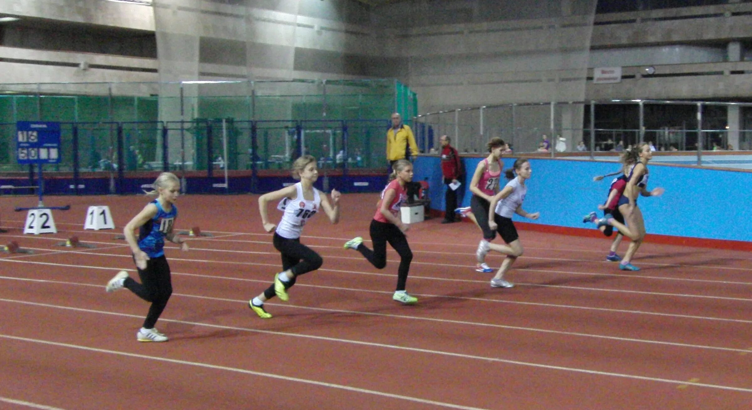 School sports 6. Спортшкола Юность Москвы. Легкоатлетический манеж ЦСКА. Манеж ЦСКА на Ленинградке. Спортивные школы Москвы.