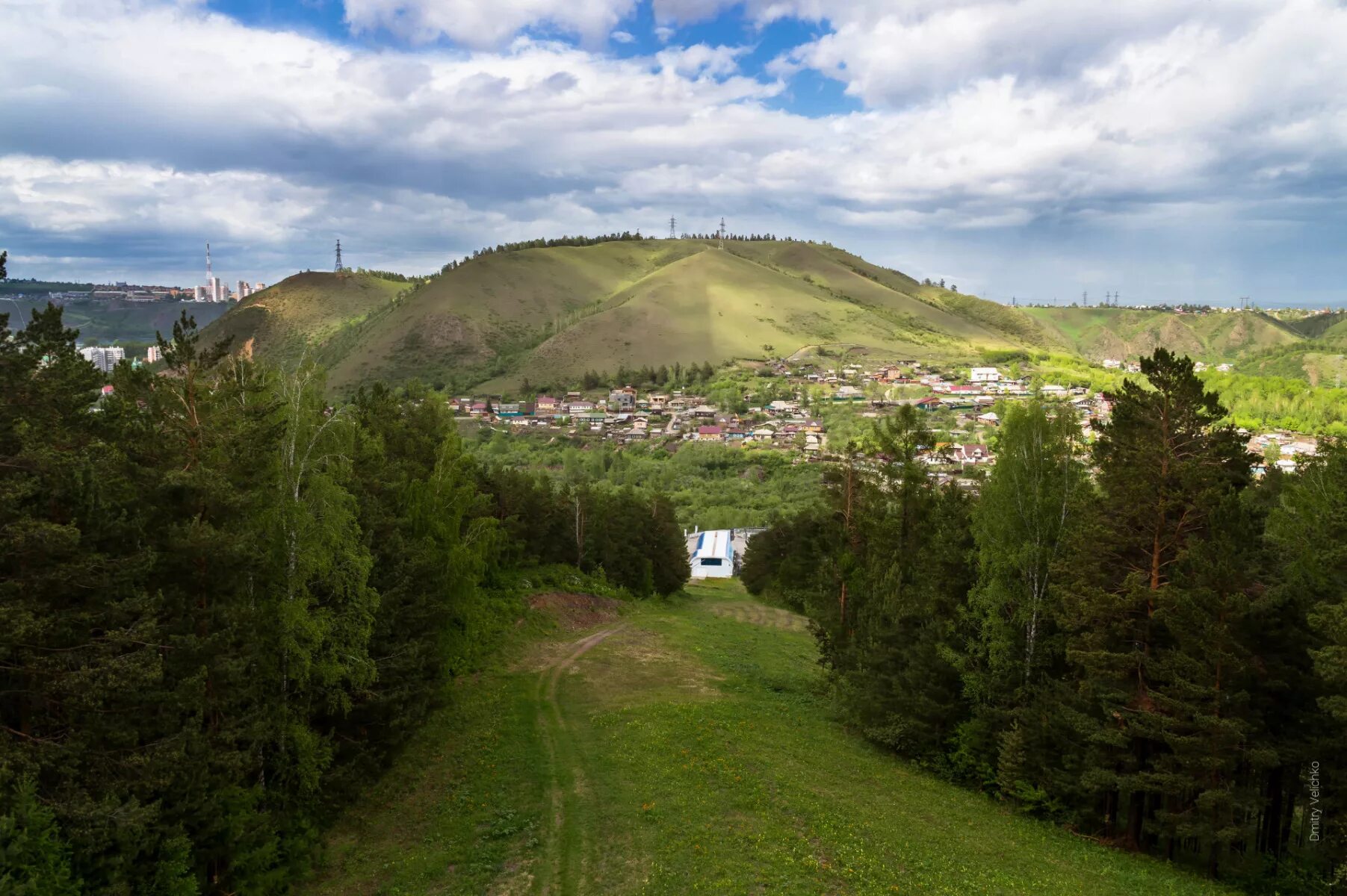 Гора вышка красноярск. Радиовышка в горах. Гора вышка красноярск. Вышка 1 канал. Гора вышка красноярск.