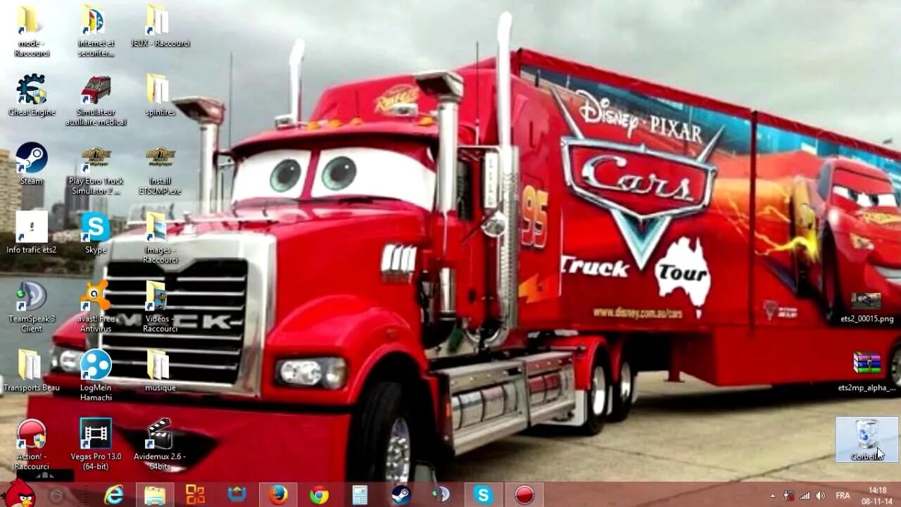 Cars i trucks. Американский грузовик кенворт. Cars i trucks. Молния маккуин 2006. Автомобиль кенворт грузовой.