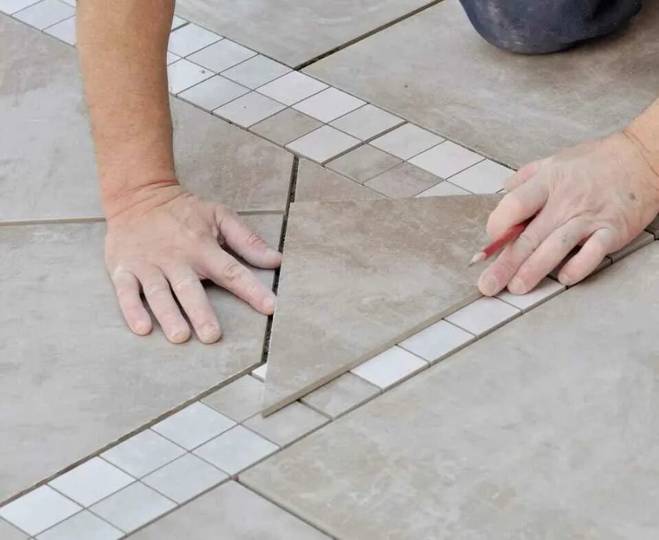 Как выложить плитку на пол. Укладка керамогранита. Монтаж плитки. Укладка кафельной плитки. Как выложить плитку на пол.